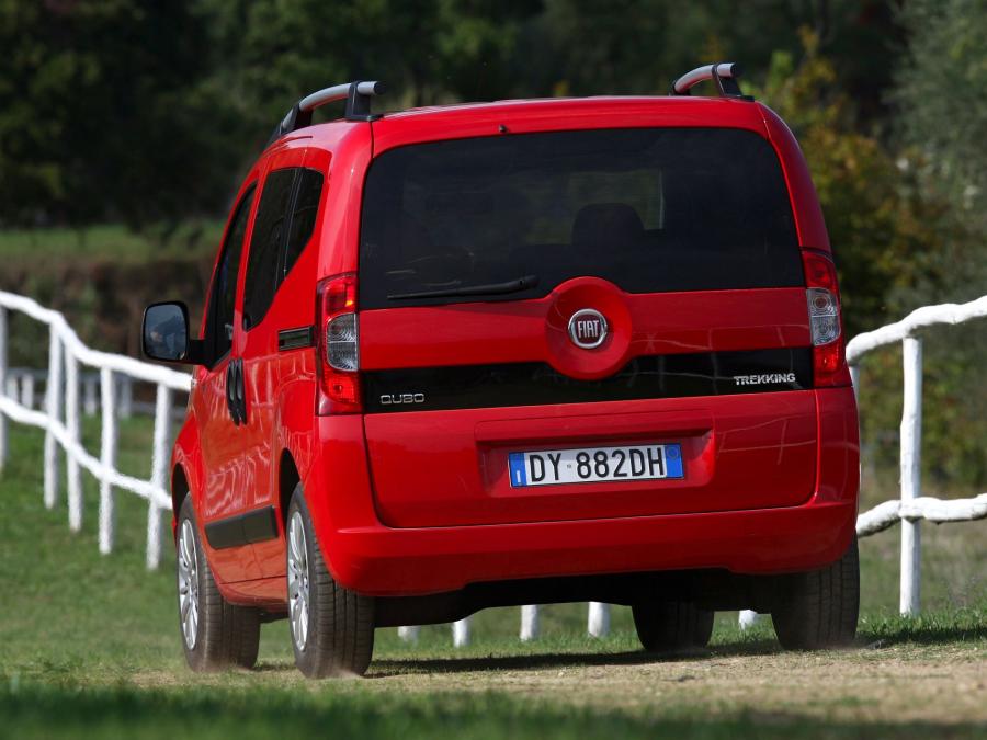  Fiat Qubo Trekking 2009 года  (фото 10 из 16)